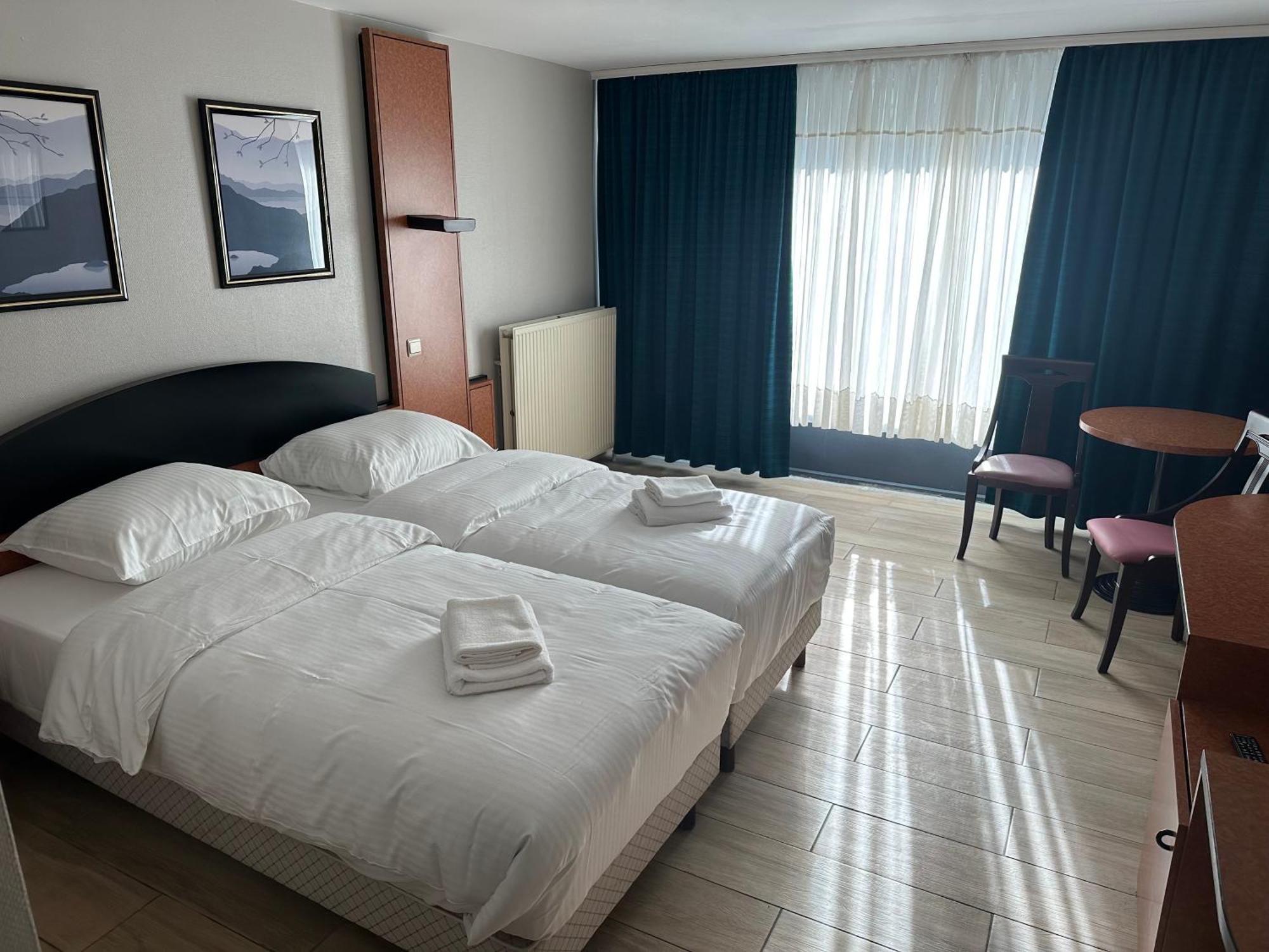 Hotel Europacity Saint-Josse-ten-Noode Exterior photo